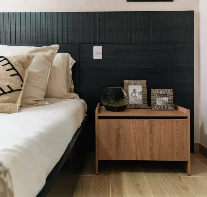 MESA DE NOCHE ARMONIA